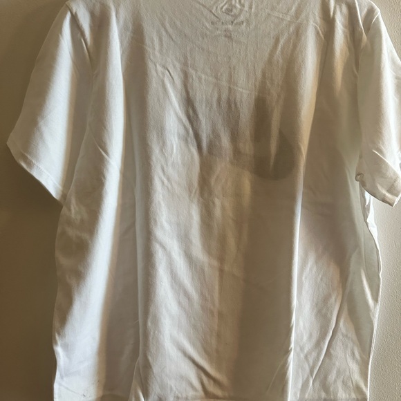Women's Nike Sportswear
Essentials Logo Tee size large - Picture 6 of 6